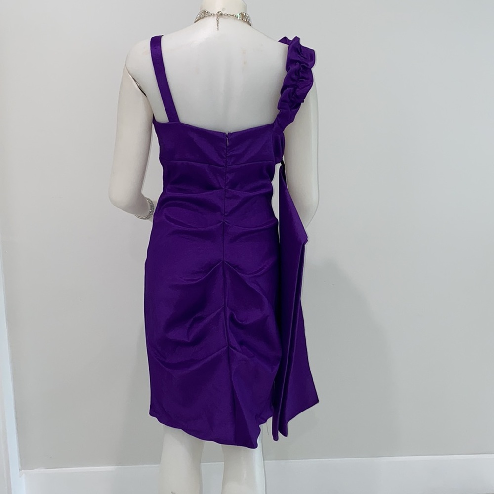 Dress - Picture 4 of 4